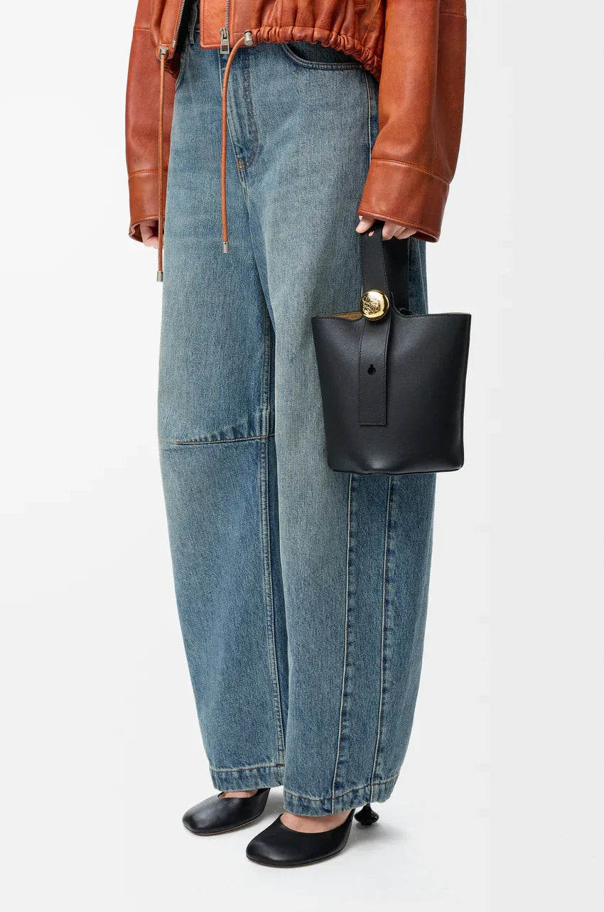 Mini Pebble bucket in smooth calfskin Black - EliteLux Outlet