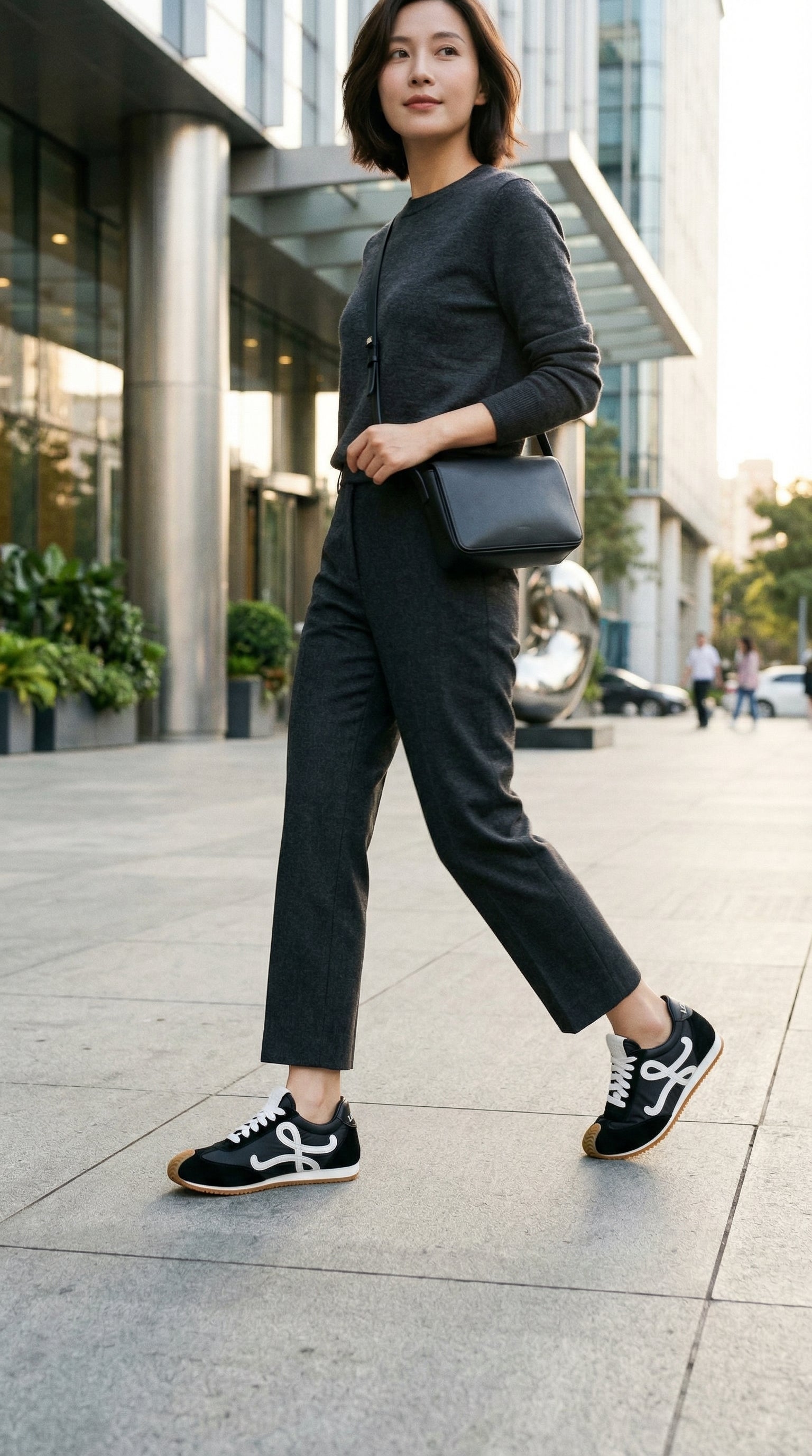Classic Low Sneaker – Black & White