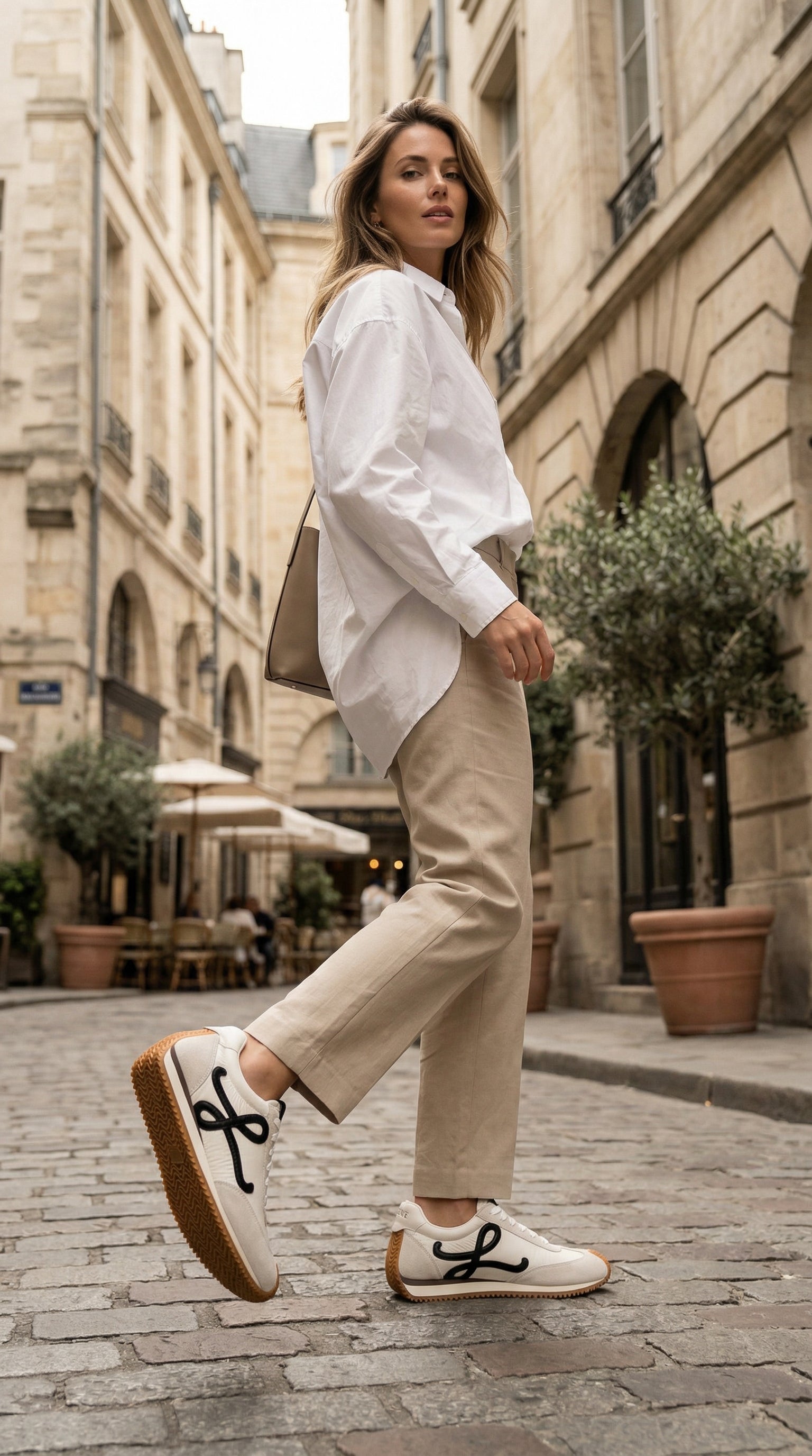 Classic Low Sneaker – Off White & Black