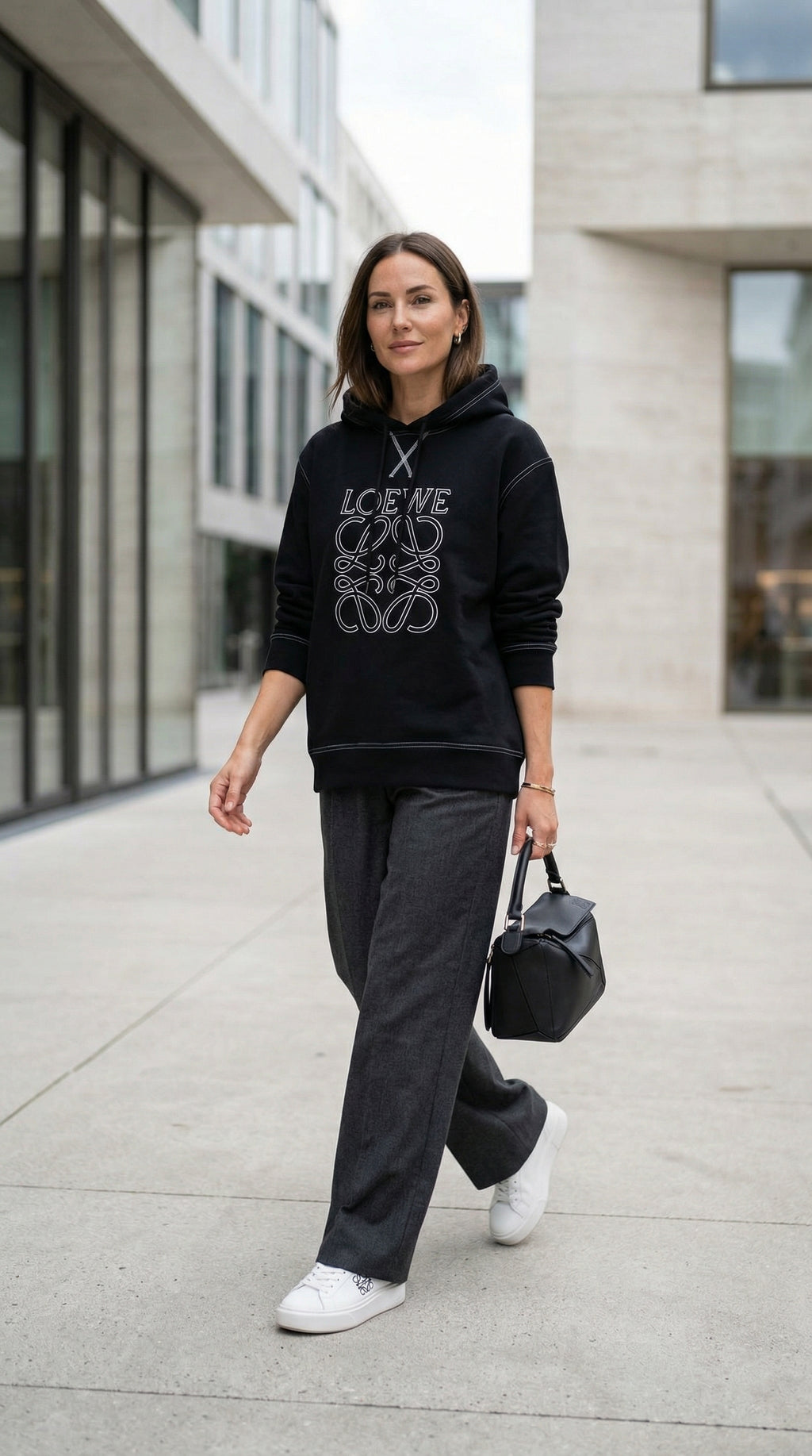 Signature Hoodie - Black