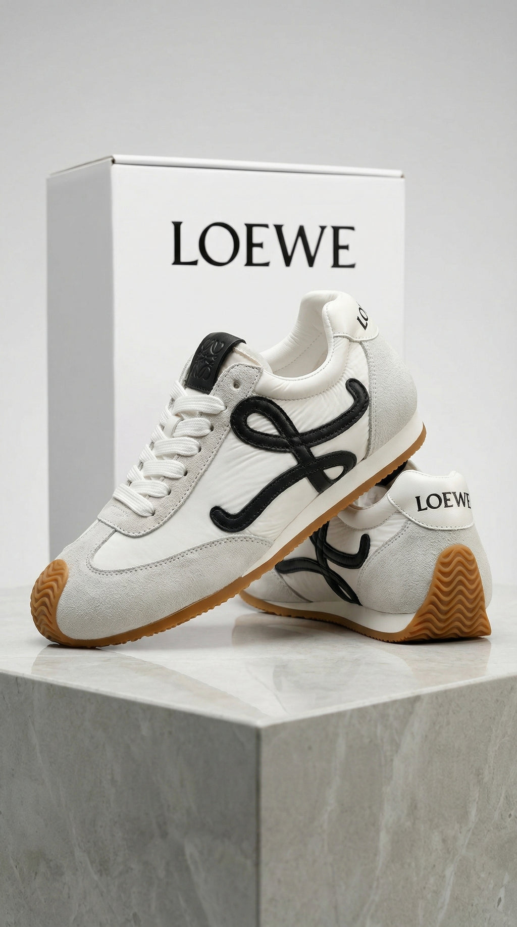 Classic Low Sneaker – Off White & Black