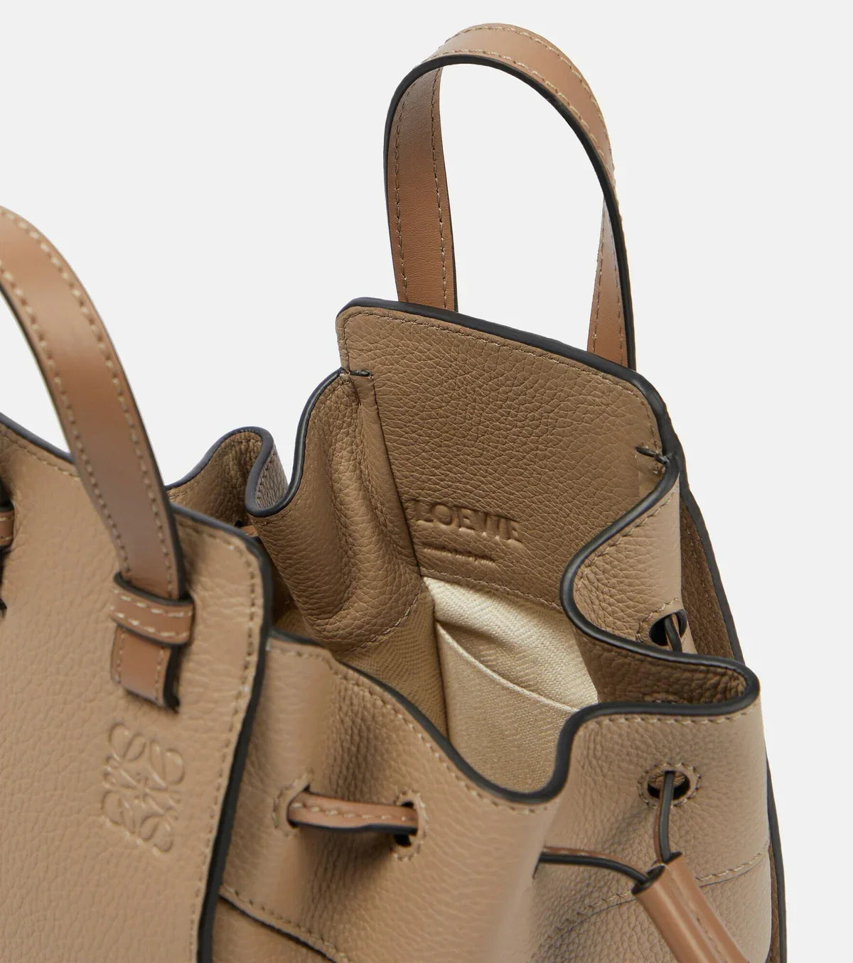 Compact Hammock bag in classic calfskin Beige - EliteLux Outlet
