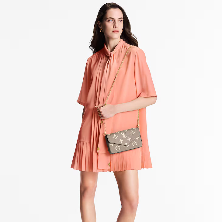 Chain Pochette Bag