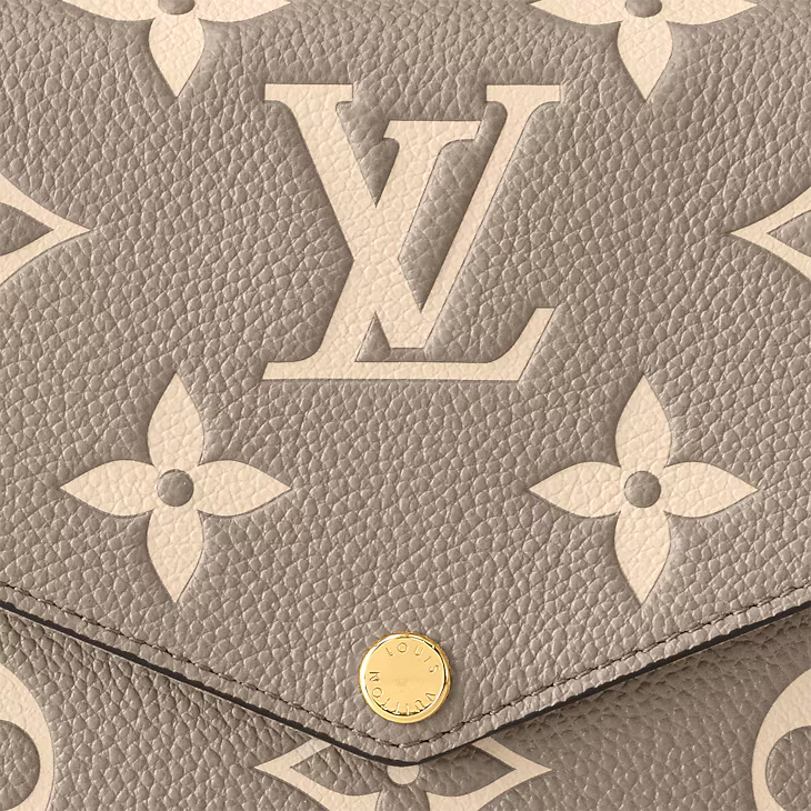 Chain Pochette Bag